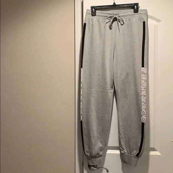 Gray Graphic Jogger Pants FEARLESS Women’s Large New - Picture 6 of 7